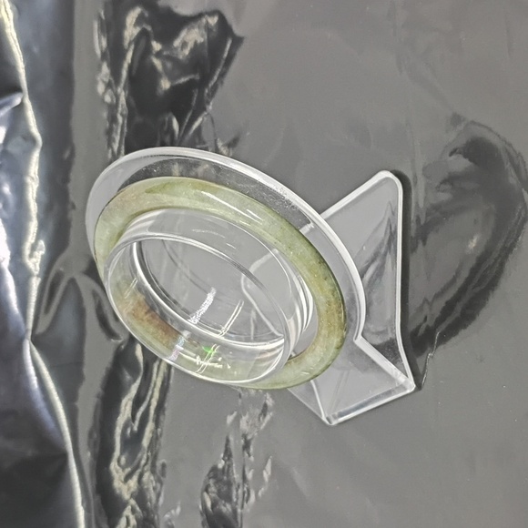 Jadeite Bangle - Picture 6 of 6